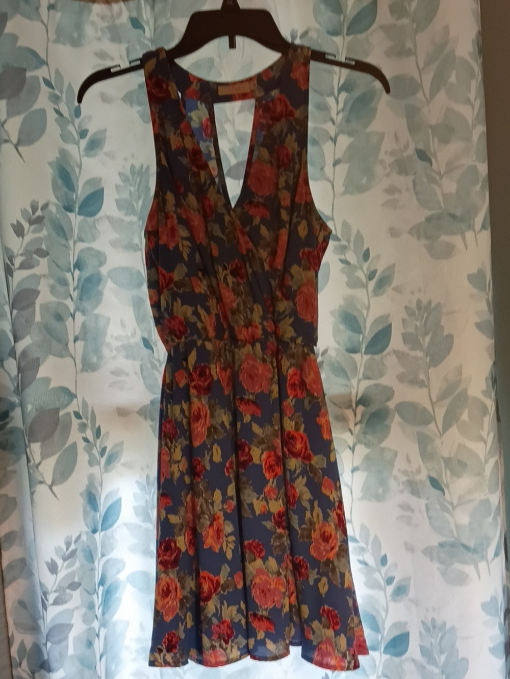 Lush Small Dress - Picture 5 of 5
